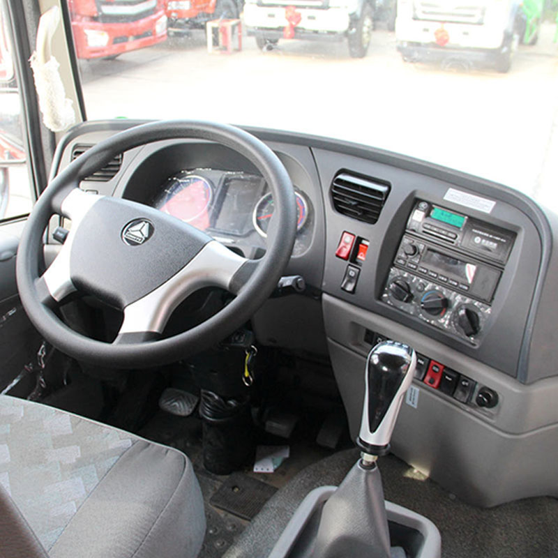 SINOTRUK HOMAN H5 310HP 8x4 Drive Crane Truck