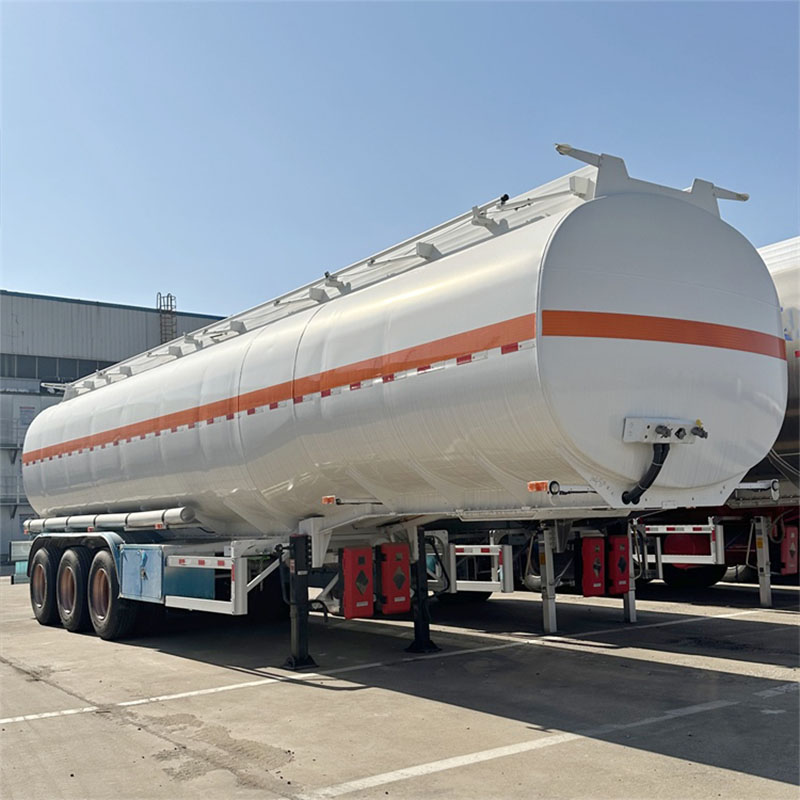 Easy-To-Clean Aluminum Tanker Truck