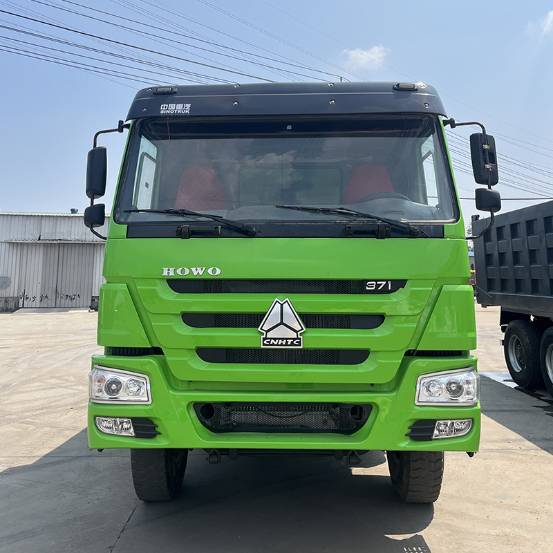 Camion-benne Sinotruk Howo 6x4 de 371 ch
