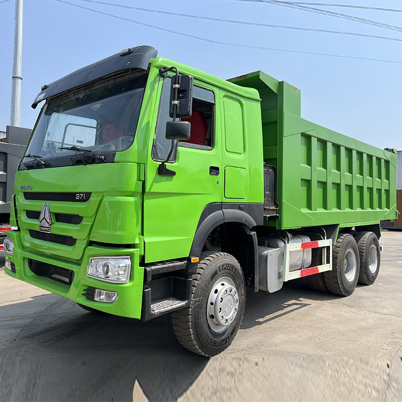 Camion-benne Sinotruk Howo 6x4 de 371 ch