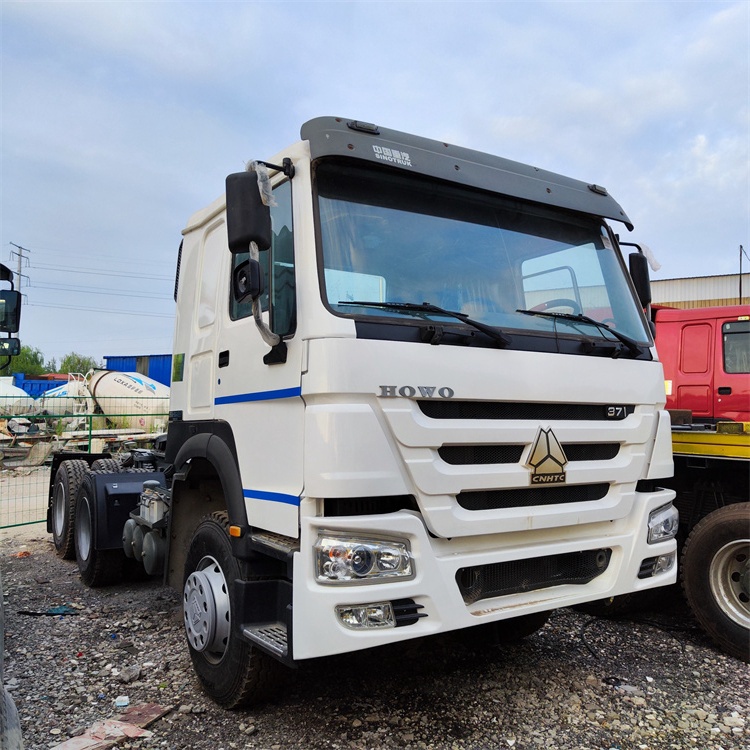 Tracteur routier Sinotruk Howo 371HP 6x4