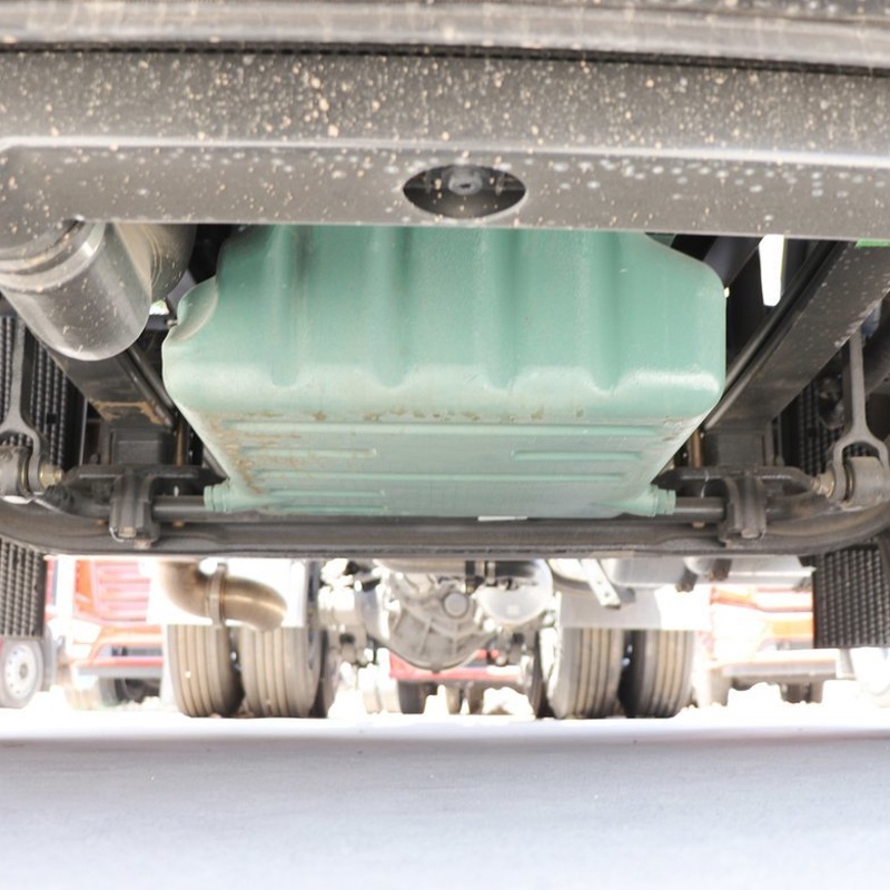 Tracteur routier FAW J7 poids lourd 600 ch 6x4 GNL à transmission automatique