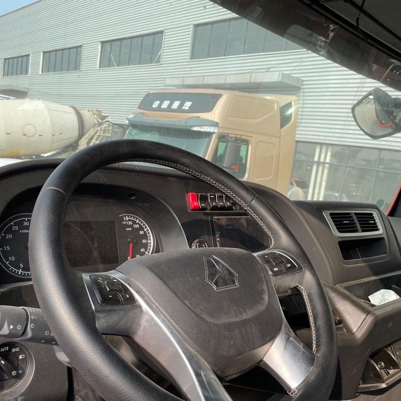 Tracteur Sinotruk C7H Heavy Truck 440HP 6x4 GNC