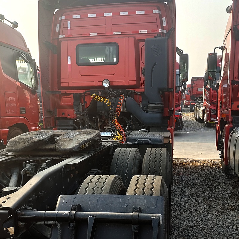 Tracteur routier Foton Auman GTL Mover 6x4 de 430 ch