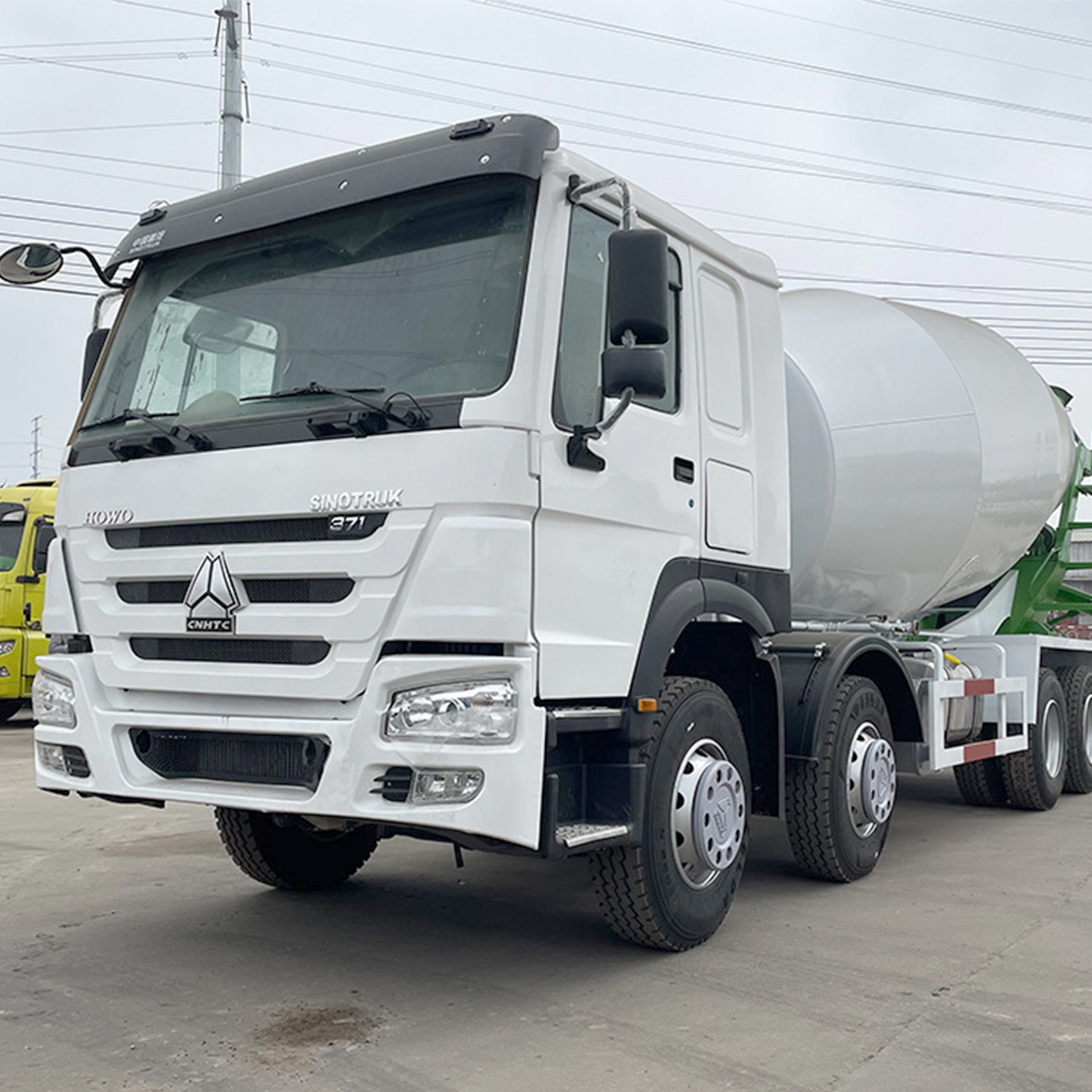 Camion malaxeur à béton-ciment Howo 371 8x4