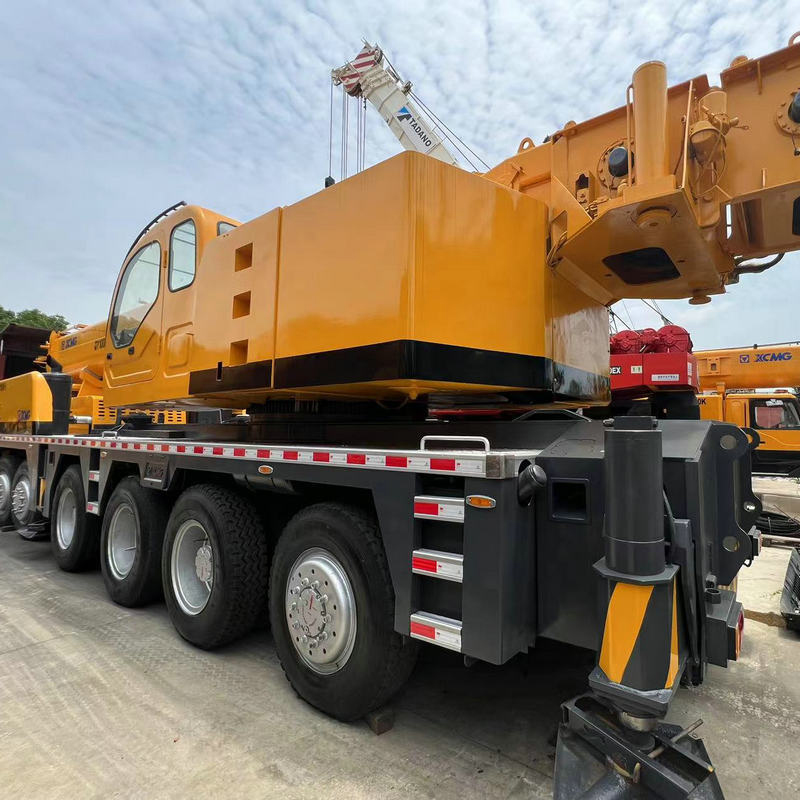 Grue sur camion de 100 tonnes XCMG QY100K/XCT100