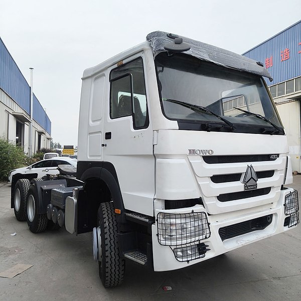 Tracteur routier automatique Sinotruk 6x4