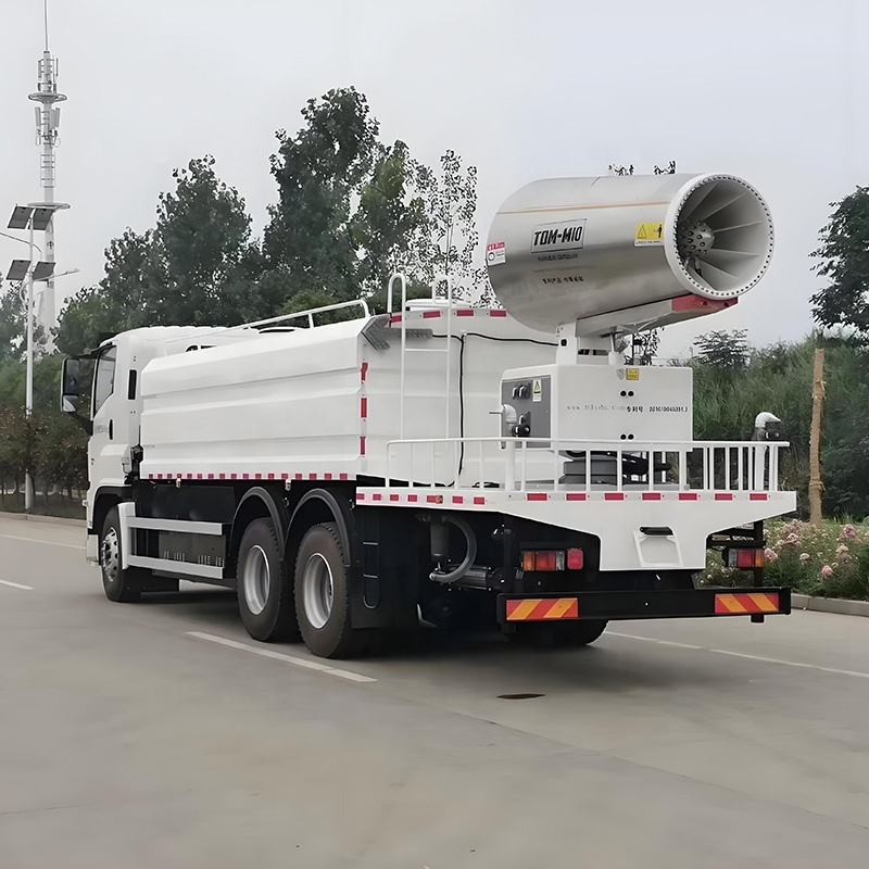 Camion-citerne à eau