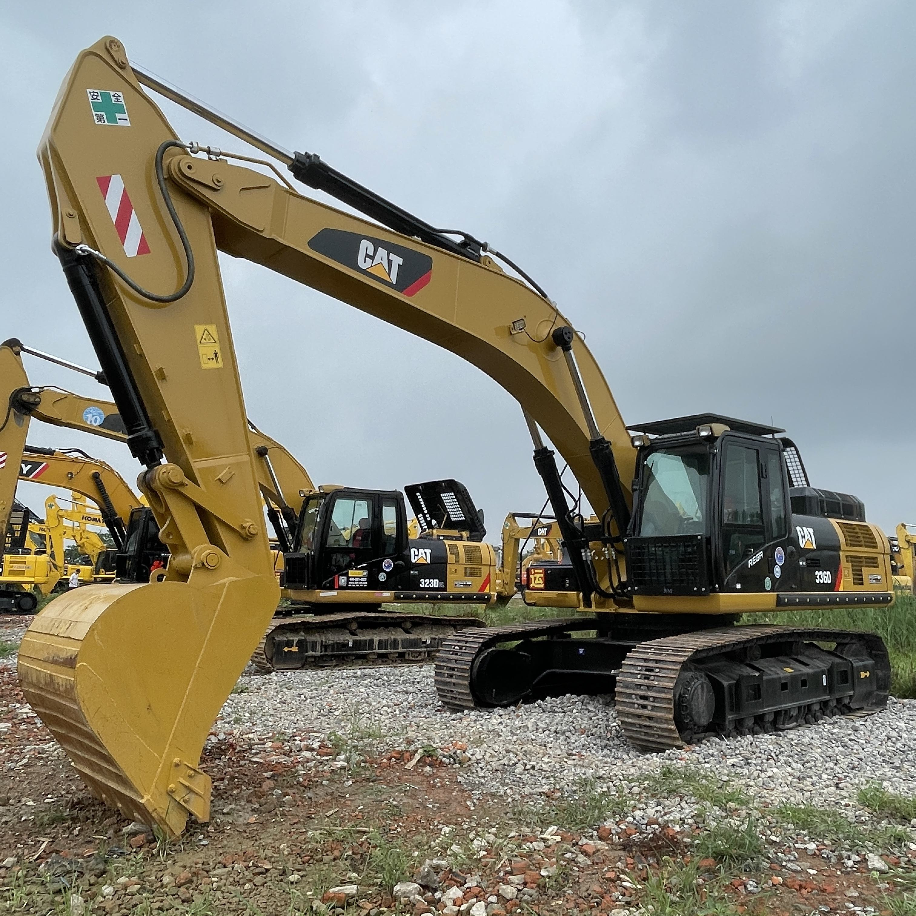 Pelle Cat 336