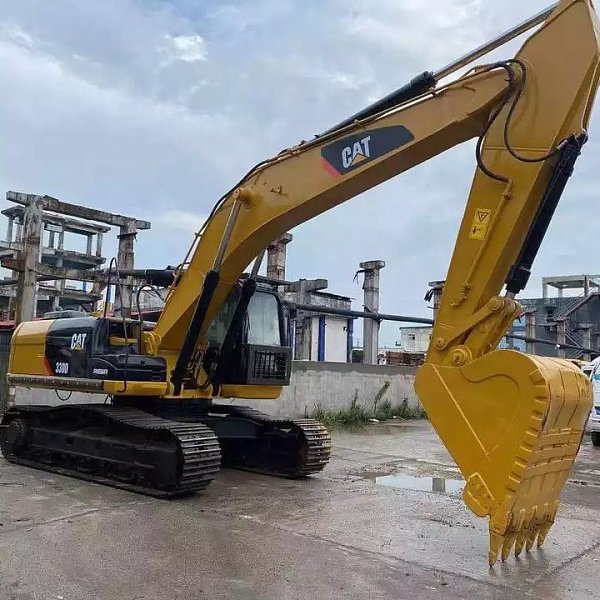 Excavatrice Cat 330