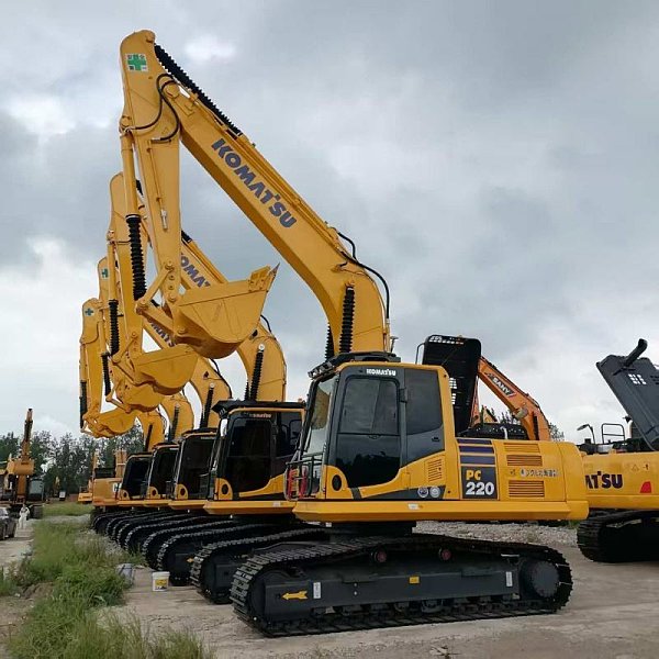 Pelle Komatsu PC220