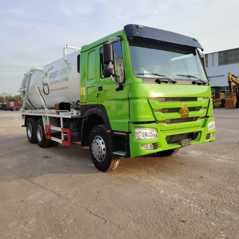 Camions-citernes aspirateurs d'eaux usées