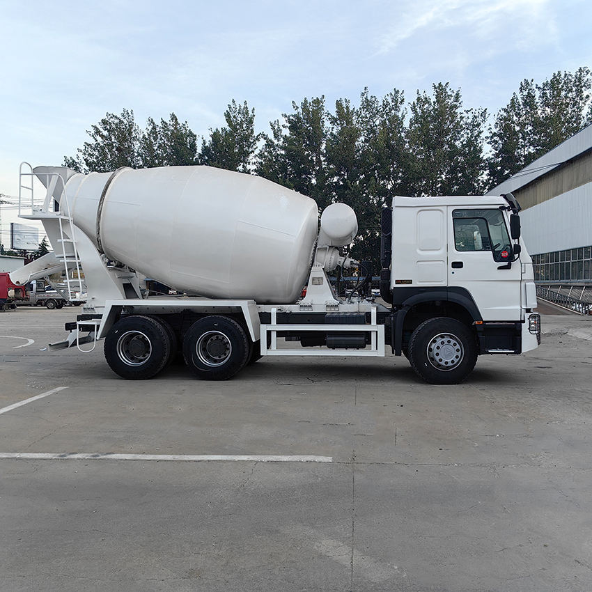 Camion malaxeur à béton Sinotruk Howo 6x4