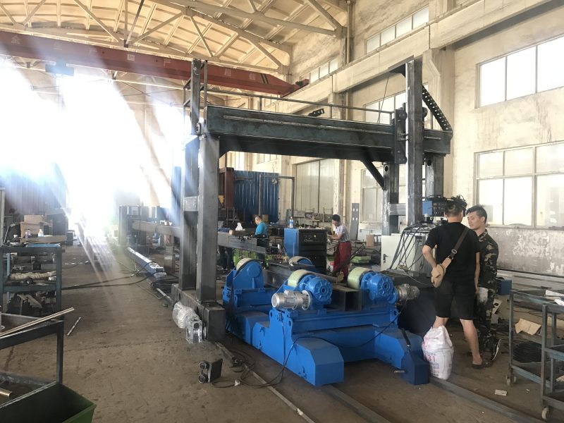 Ucrania - Máquina de soldadura de costura exterior de tuberías de 12 m