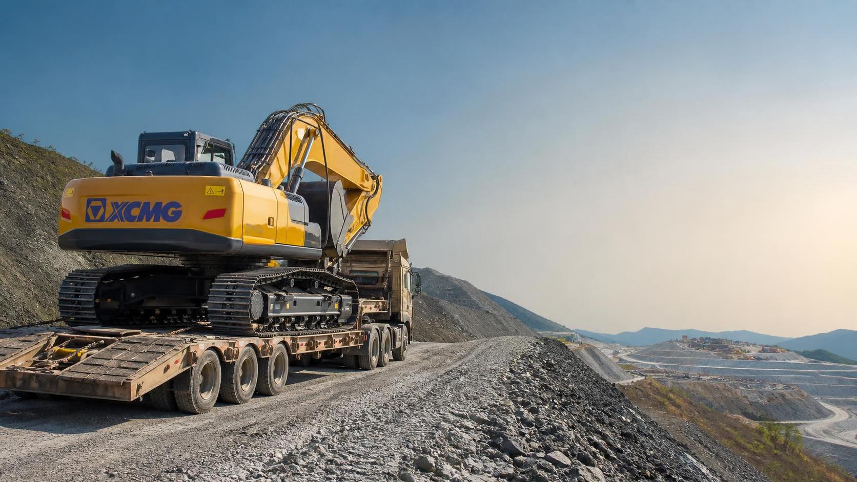 How to Transport an Excavator Platform to a Remote Job Site