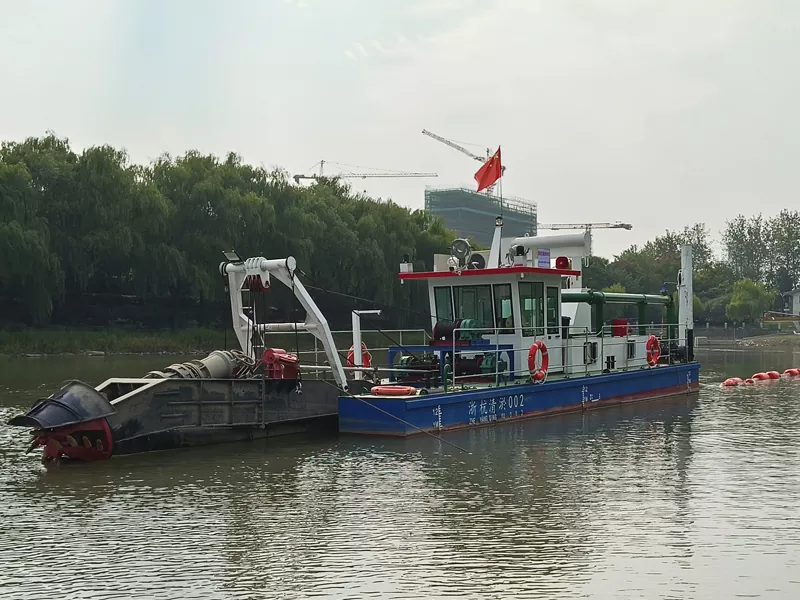Suction Dredger Ship