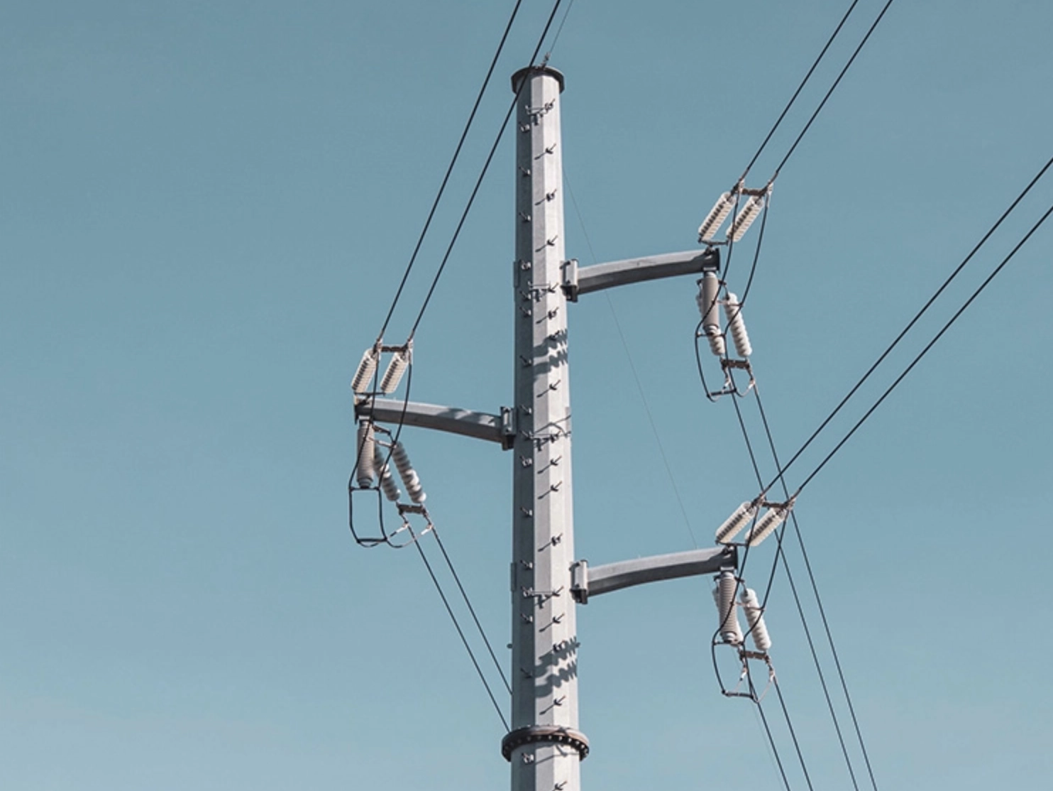 Type of power pole