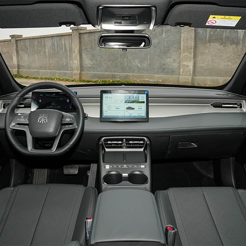 BYD Qin PLUS, компактный подключаемый гибрид