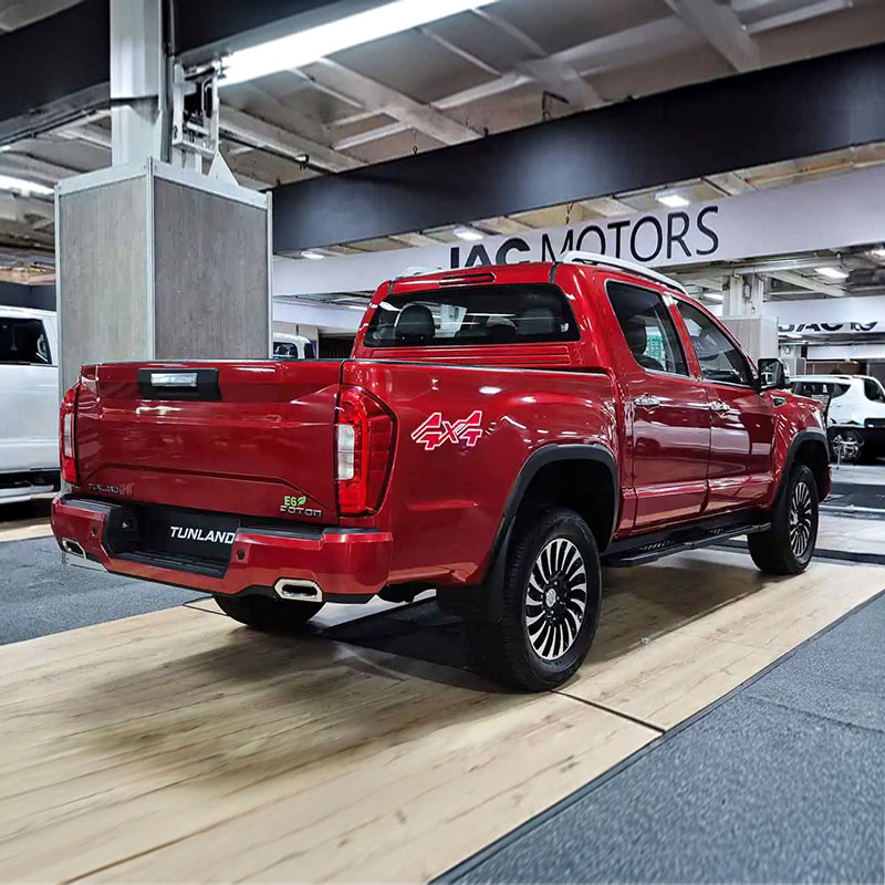 Foton Tunland G9 с длинным кузовом, двойной кабиной, дизельным двигателем 2.0T мощностью 163 л.с., задним приводом и механической коробкой передач
