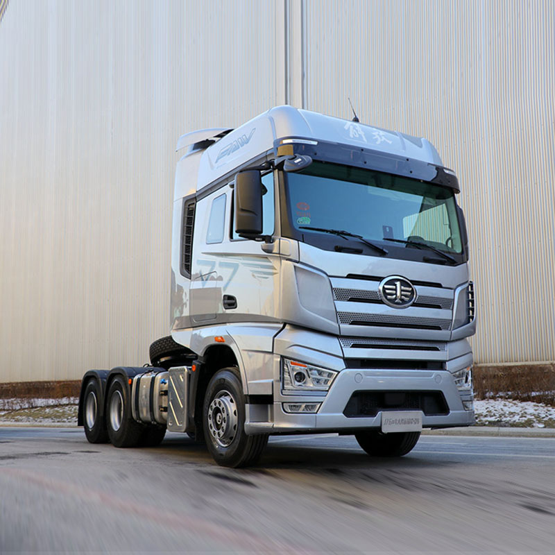 Седельный тягач FAW J7 Heavy Truck мощностью 560 л. с., колесная формула 6×4
