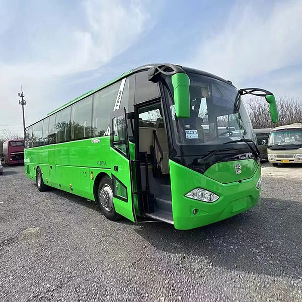 Дизельный автобус Zhongtong LCK6120 с механической коробкой передач, 50 мест