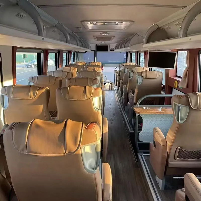 Автобус Yutong ZK6120 с механической коробкой передач, 55 мест
