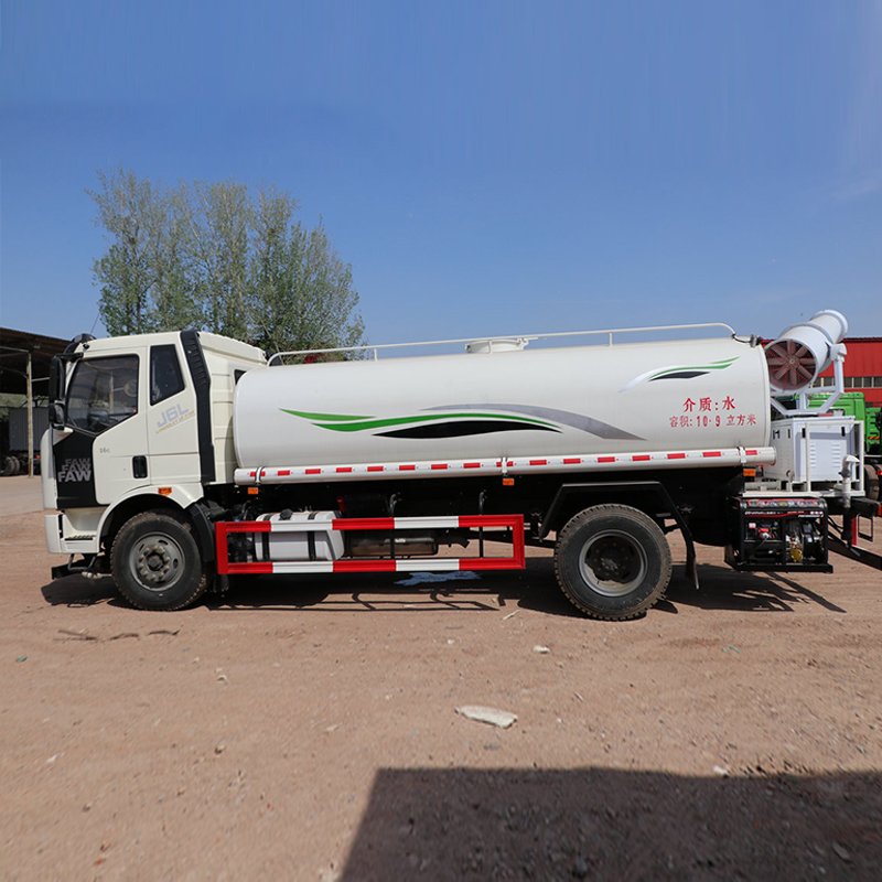 شاحنة رش مياه FAW Jiefang J6L بقوة 220HP ودفع 4X2
