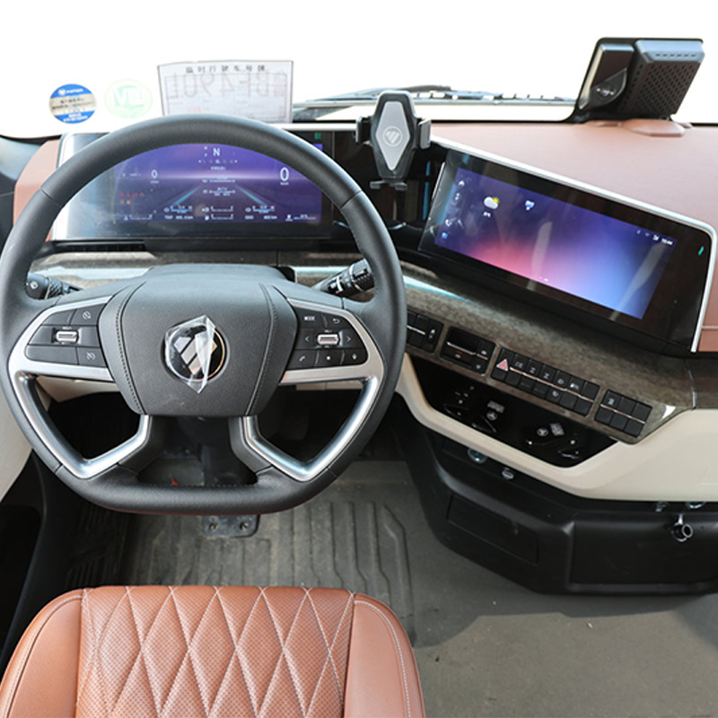 شاحنة جرار Auman GALAXUS 9 مزودة بناقل حركة ZF بـ12 سرعة ومحرك ديزل 14.5L  بقوة 680 حصانًا  ودفع 6x4 وناقل حركة أوتوماتيكي AMT