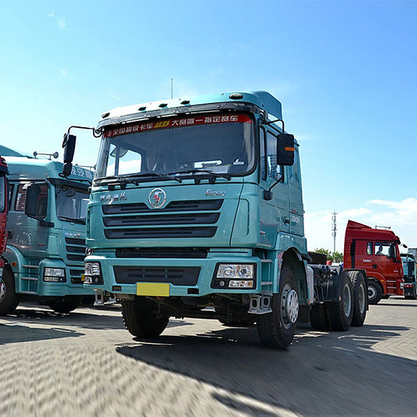 شاحنة جرار SHACMAN F3000 الثقيلة بقوة 336 حصان ودفع 4×2