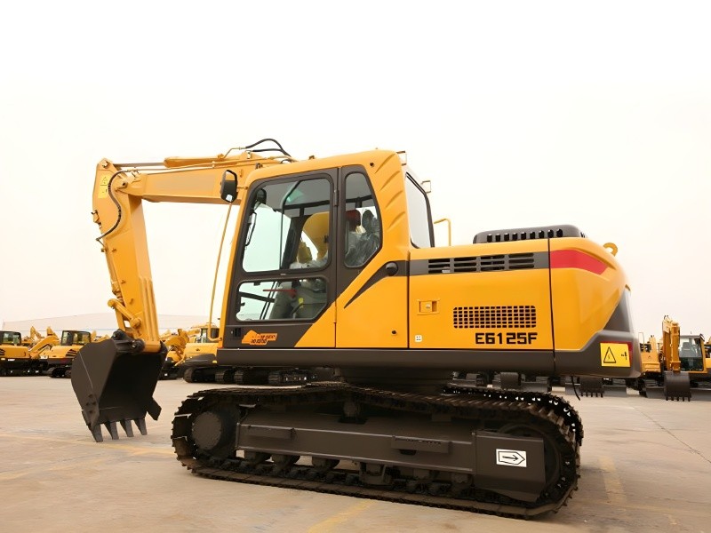 Escavadeira SDLG E6215F nova
