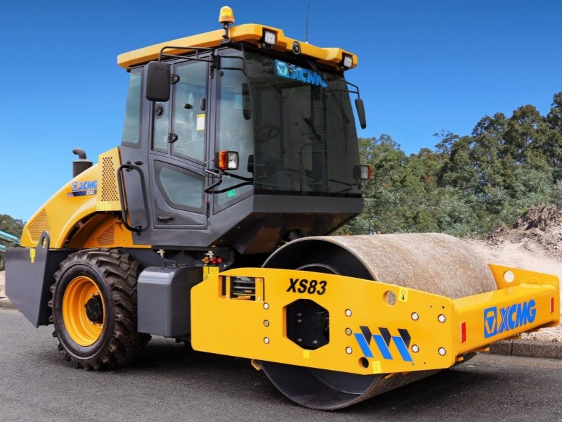 Rolo compactador XCMG XS83 novo