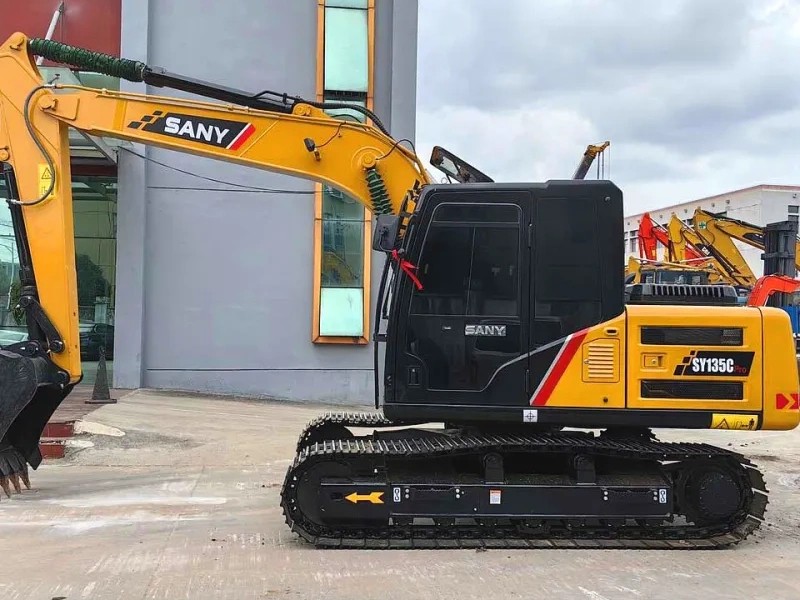 Excavadora Sany Sy135C nueva – Potencia compacta de 78.5 kW_2 Excavadora compacta SANY SY135C
