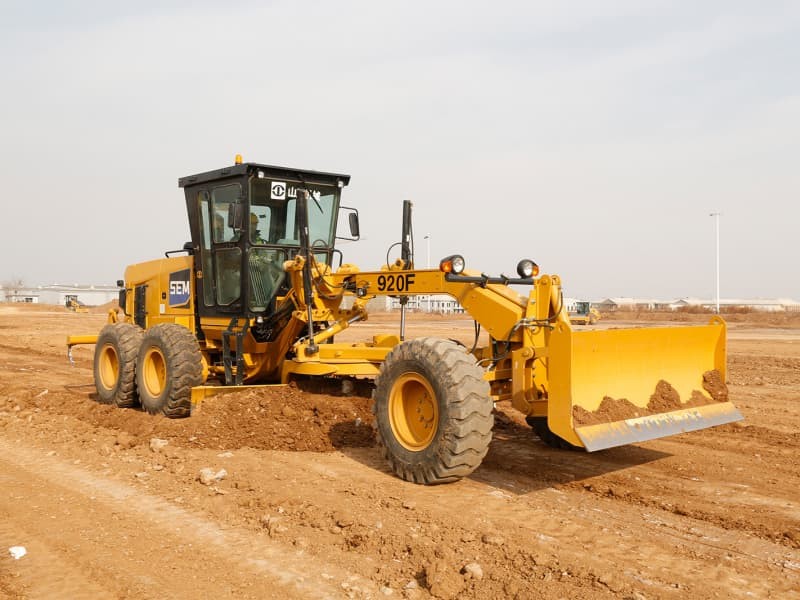 Motoniveladora SEM 920F nueva