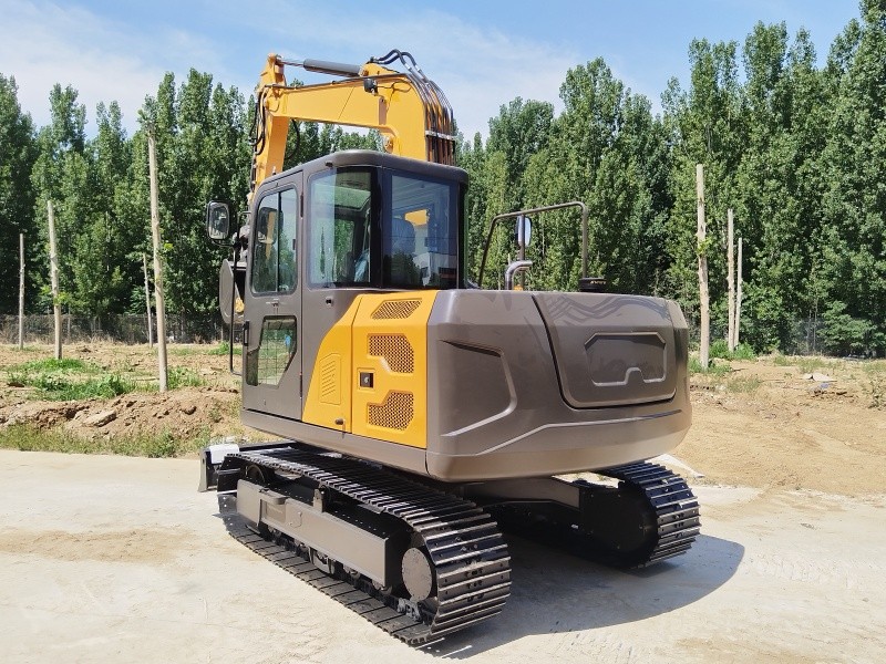 Side view of a 7.5-ton excavator-4 SL75 Excavator
