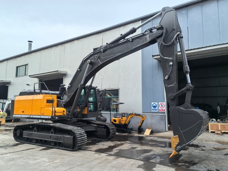 SL380 Excavator