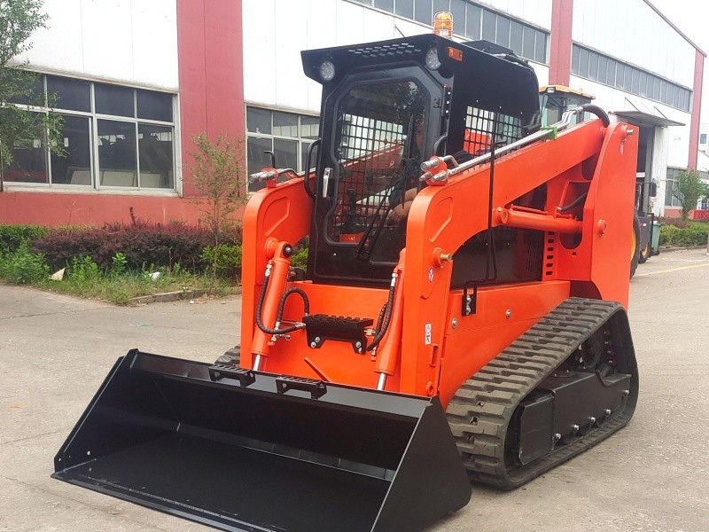 T100 skid steer loader-3 T100 Skid steer loaders