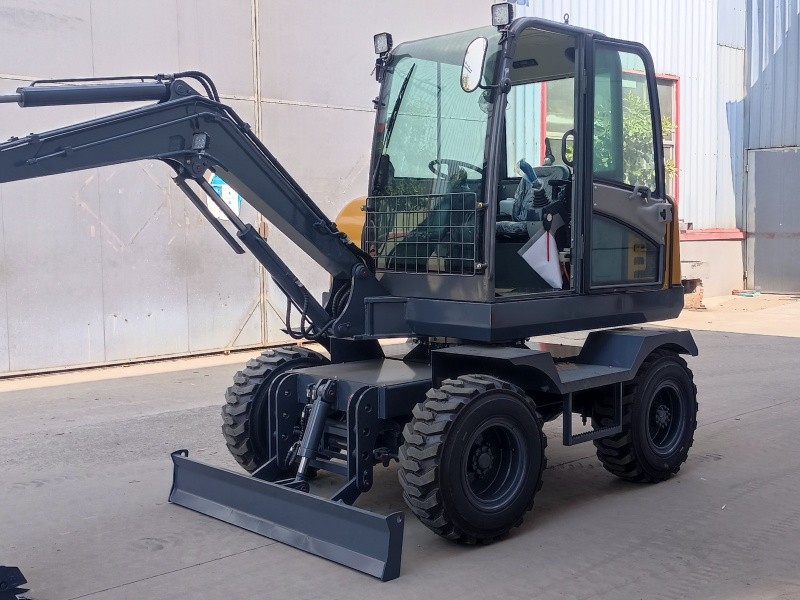Side view of a 4-ton black mini excavator SL40L Mini Excavator