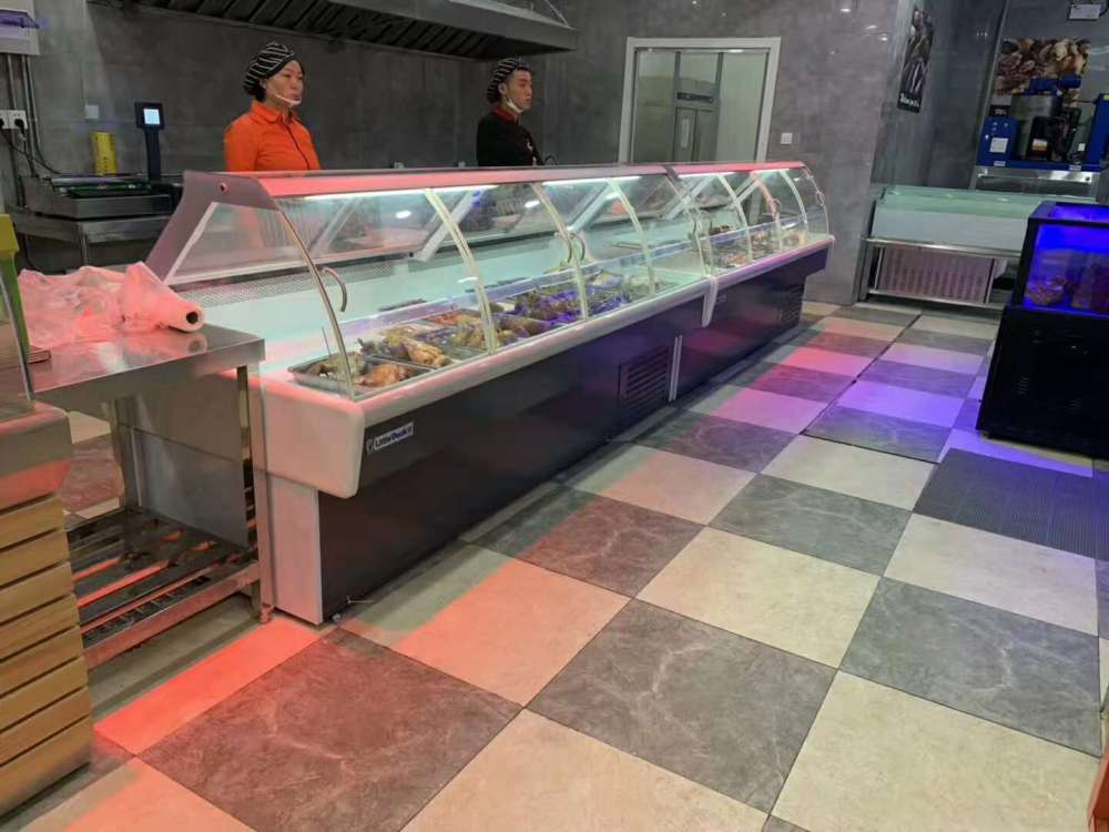 Curved Glass Meat Showcase