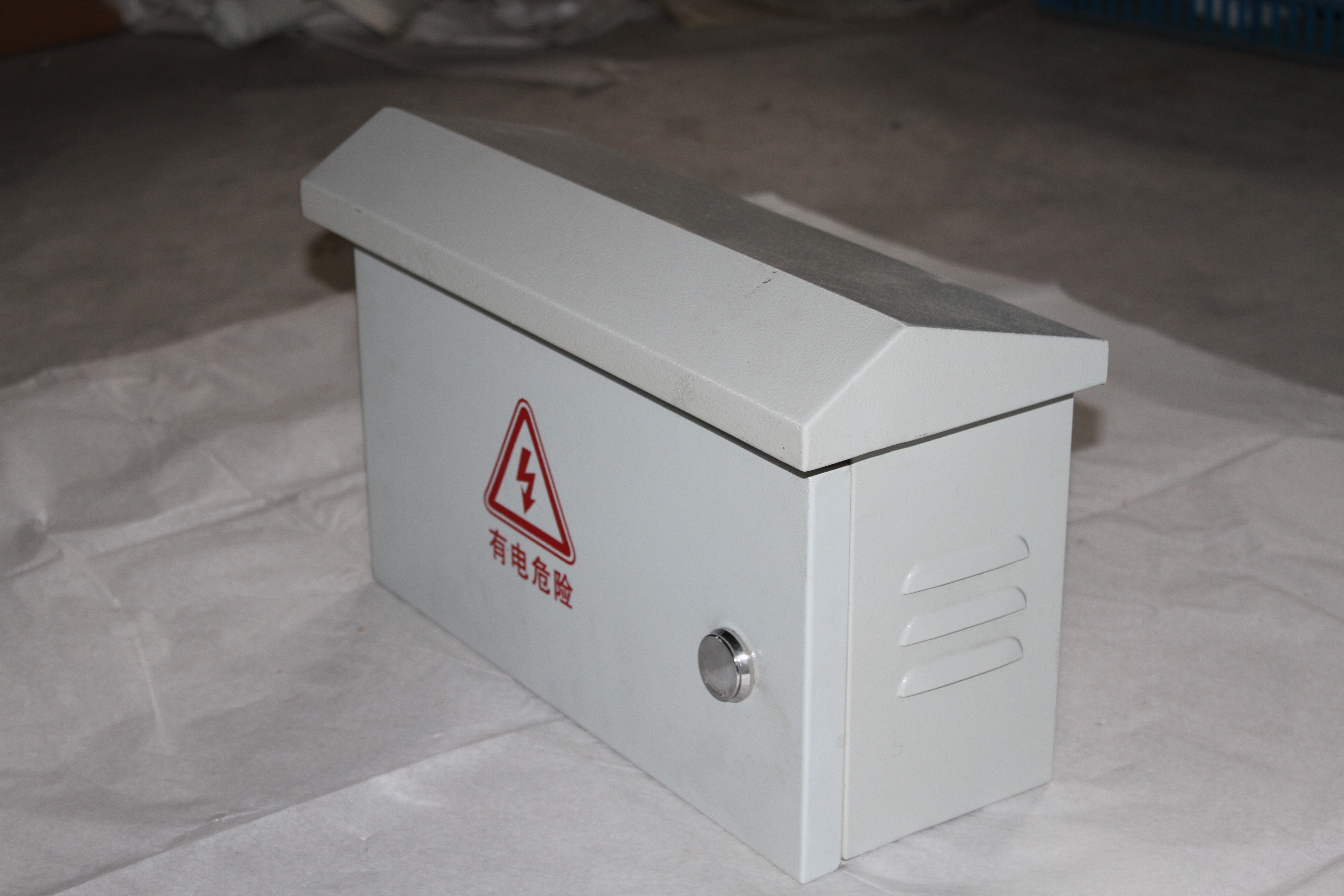 The casing of the switching power supply has high reliability and high working efficiency