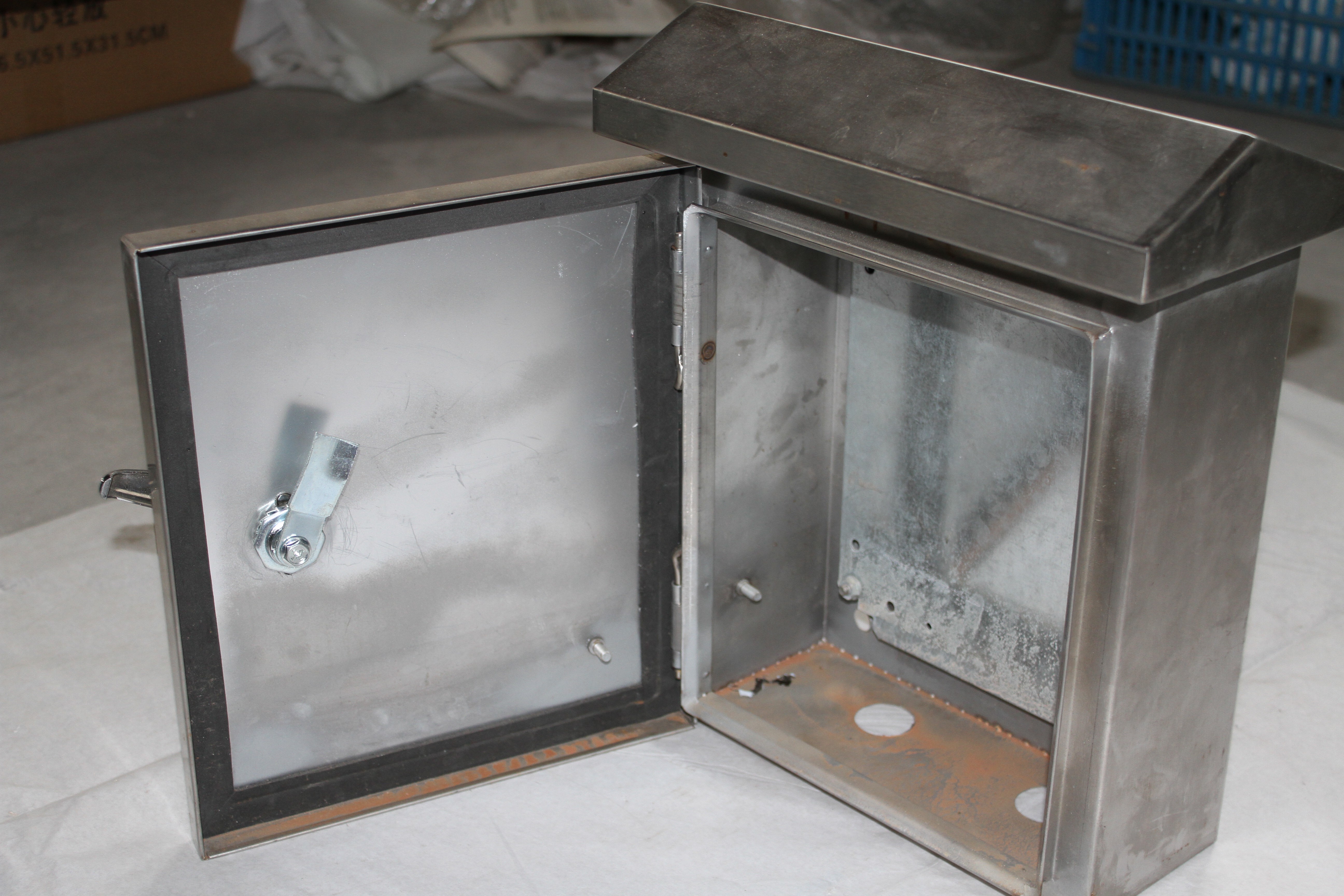 Cabinet waterproof box