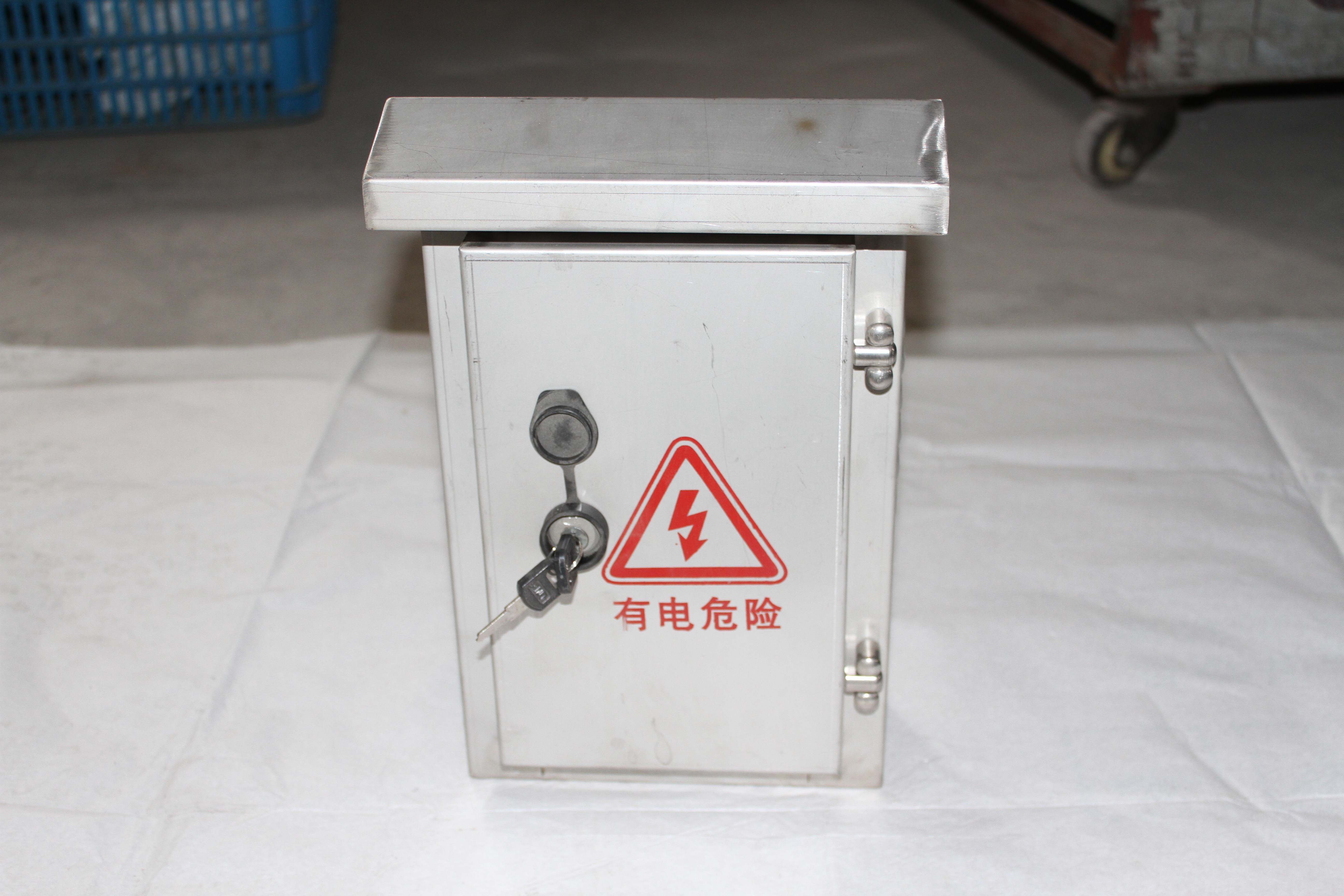 Cabinet waterproof box