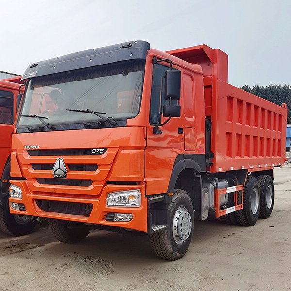 Camion-benne Sinotruk Howo 10 roues 375 ch 6x4 30 tonnes