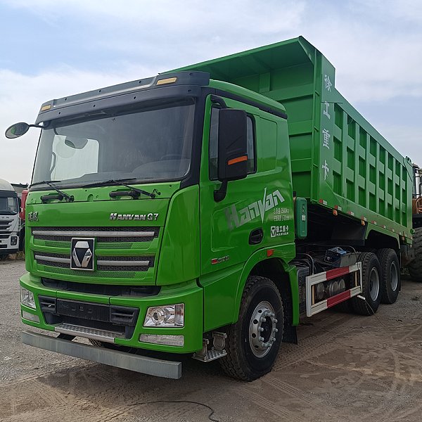 Самосвал XCMG G7 375 HP 6x4 с 10 колёсами