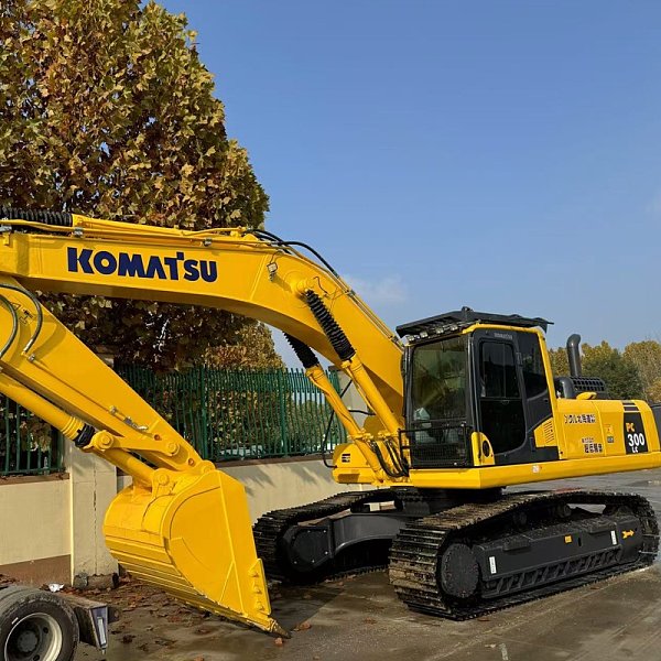Гидравлический экскаватор Komatsu PC300/300LC грузоподъёмностью 33 тонны