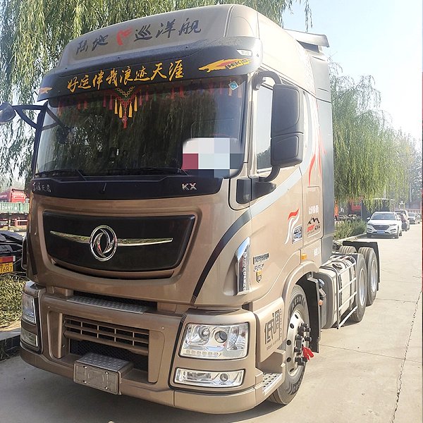 Tracteur routier Dongfeng KX 6x4 de 560 ch