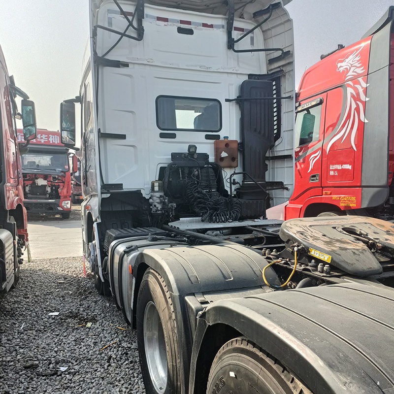 FAW Jiefang J7 Heavy Truck 560HP 6x4 Tractor