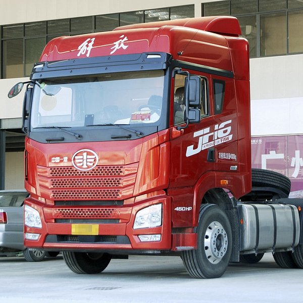 Седельный тягач FAW JH6 6x4 460 л.с. на CNG