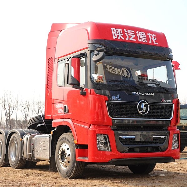 Camion tracteur Shacman X5000 6x4 de 550HP