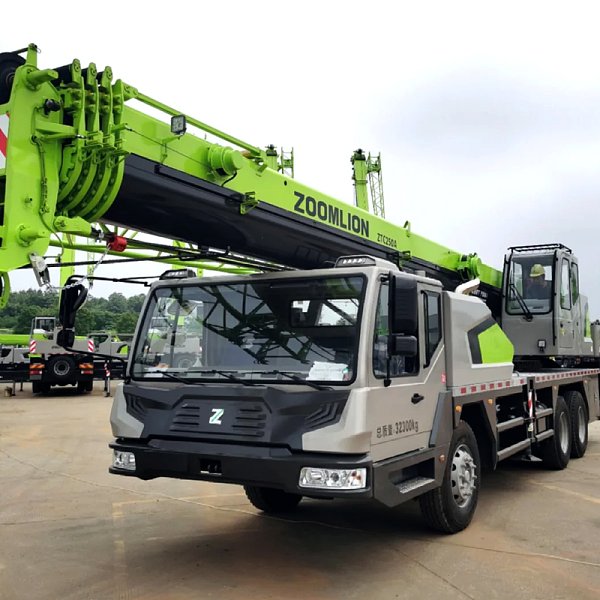 Автокран Zoomlion ZTC250A грузоподъёмностью 25 тонн