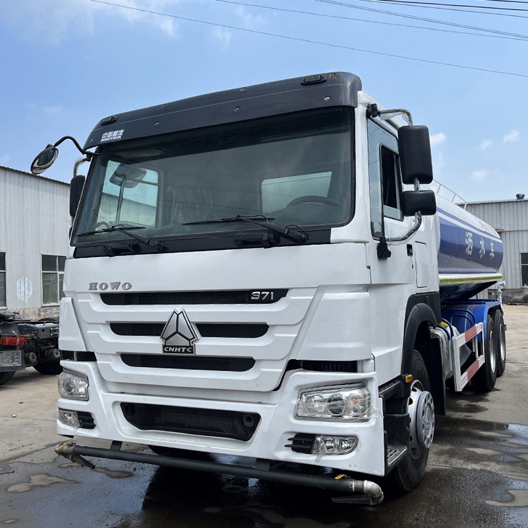 Автоцистерна Sinotruk